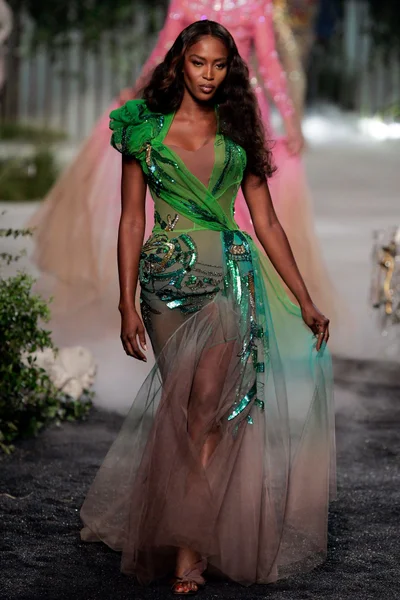 Look 19